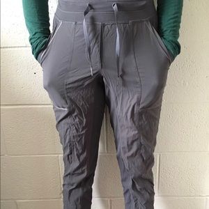 Lululemon street to studio pants size 4!!